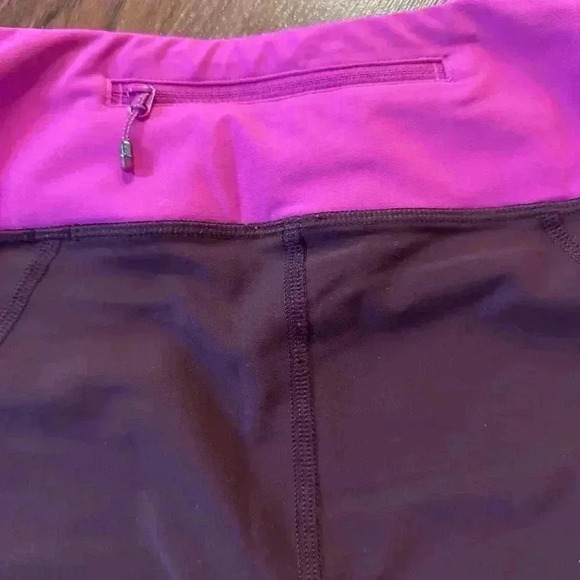 Lululemon Tight Stuff Crop Leggings Bordeaux Drama Raspberry Size 8 - Picture 4 of 6